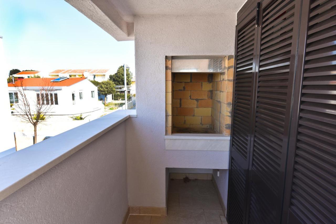 Apartmani Astrado Petrcane Exterior foto