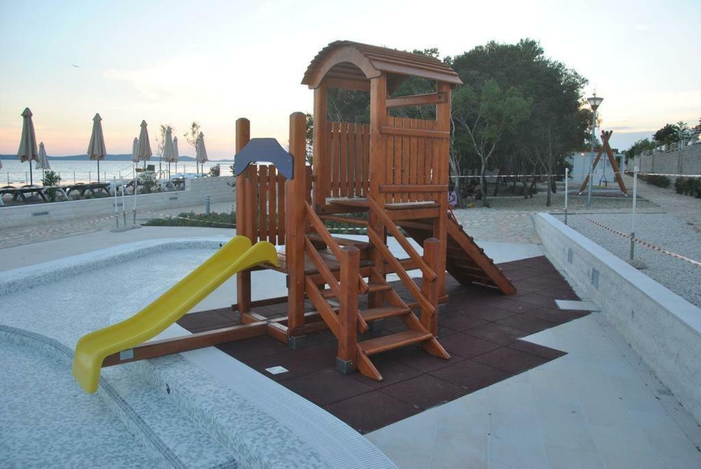 Apartmani Astrado Petrcane Exterior foto