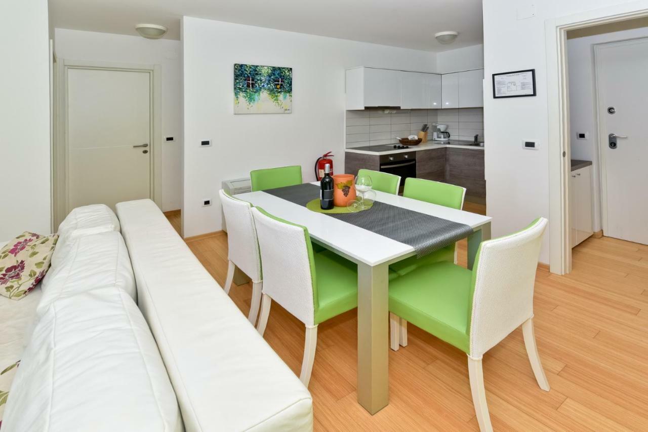 Apartmani Astrado Petrcane Exterior foto