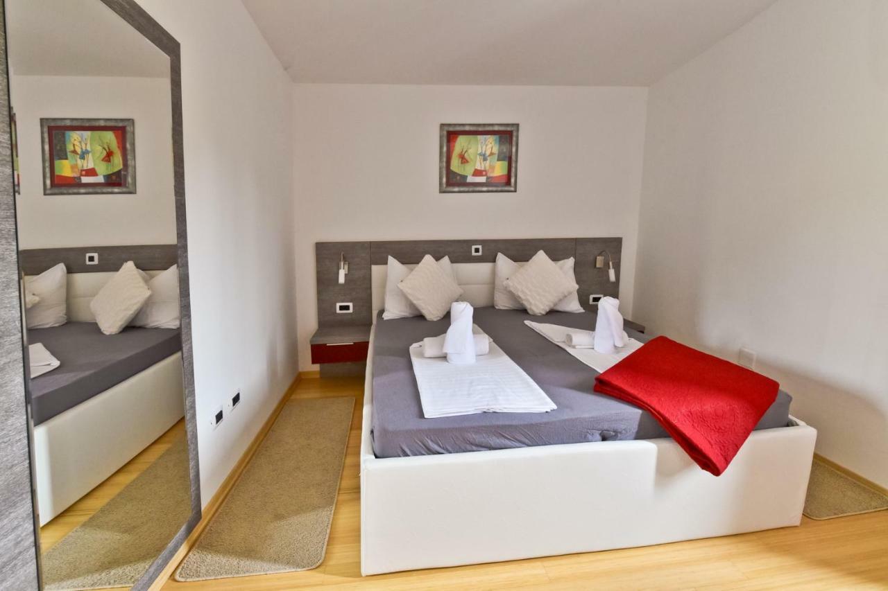 Apartmani Astrado Petrcane Exterior foto