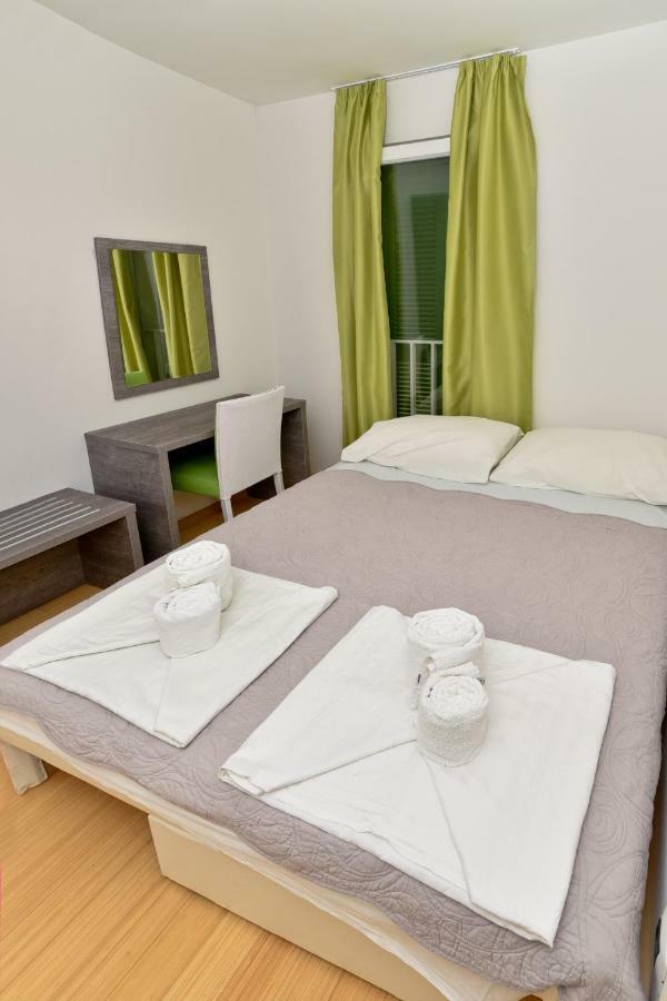 Apartmani Astrado Petrcane Exterior foto